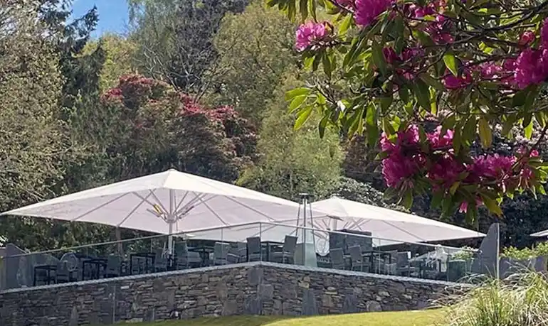 Al Fresco Dining on Garden Terrace